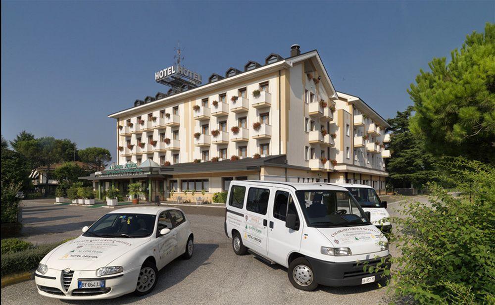 Hotel Al Pino Verde カンポザンピエーロ エクステリア 写真