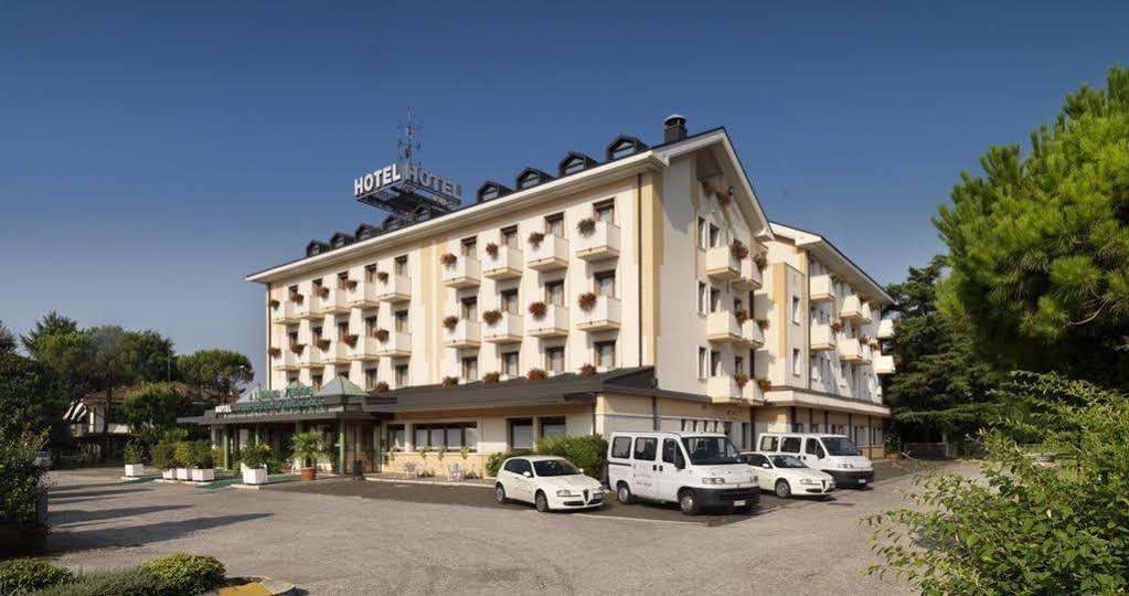 Hotel Al Pino Verde カンポザンピエーロ エクステリア 写真
